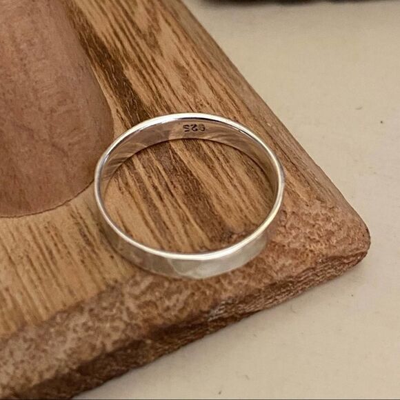 Sterling Silver Hammered 3mm Ring Sizes 6,7,8,9,10 - Picture 4 of 6